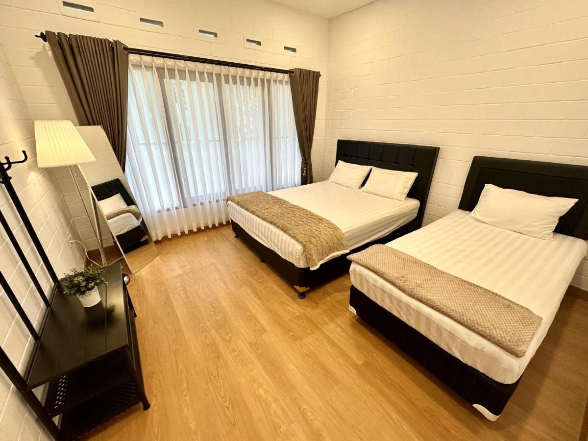 Villa Putih Le Cordon Bandung Buitenkant foto