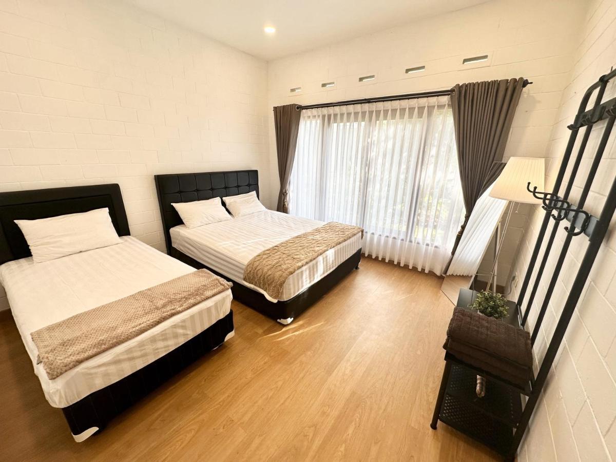 Villa Putih Le Cordon Bandung Buitenkant foto